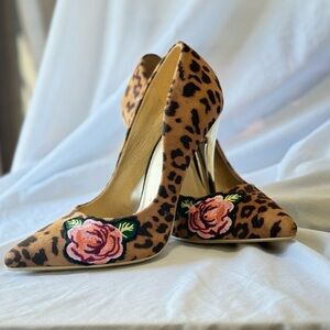 Not Just A Pump Cheetah leopard print heels with floral embroidery Size 7 1/2